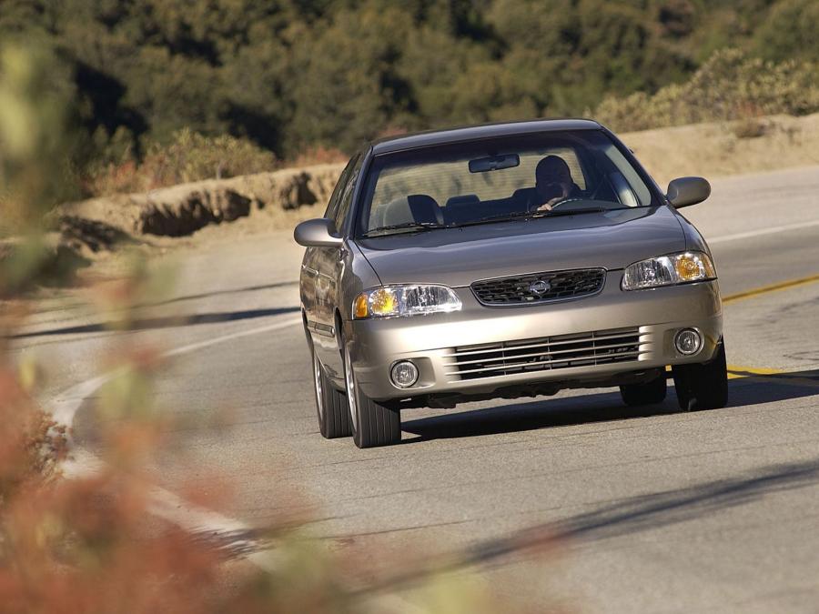  Nissan Sentra 1999 года  (фото 19 из 25)